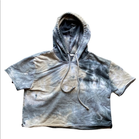 {Heart and Hips} Tie Dye Short Sleeve Crop top hoodie - Picture 4 of 6